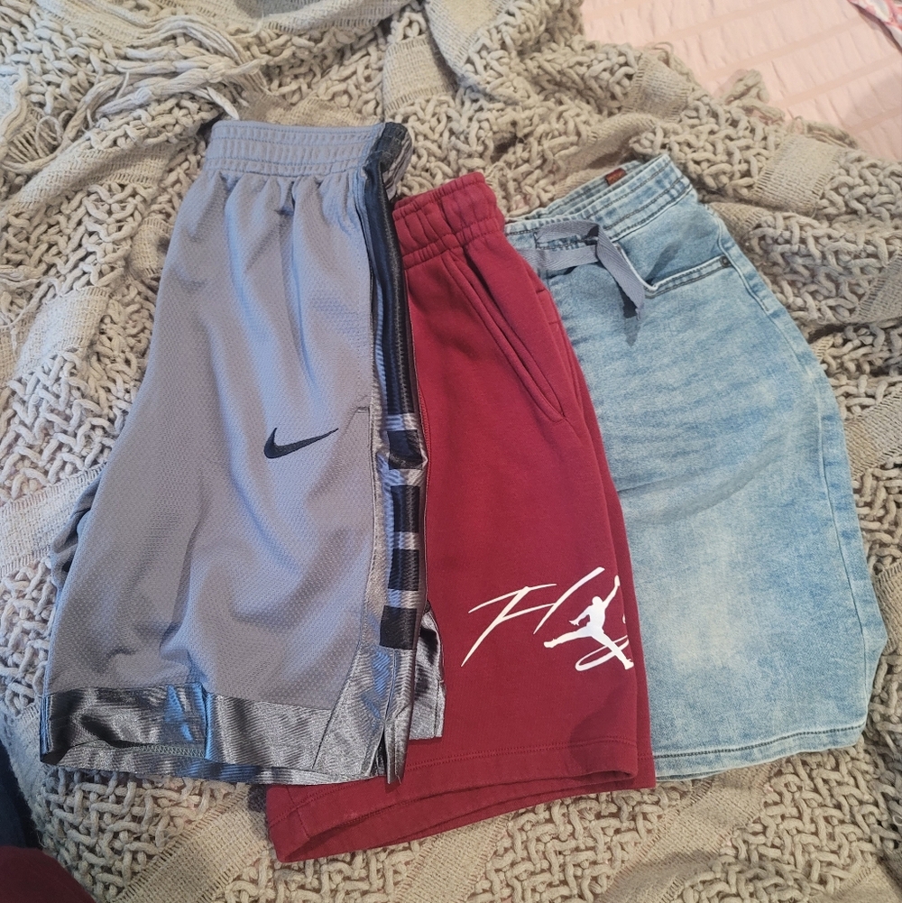 Nike Gray Athletic Shorts for Kids - Lightweight Performance